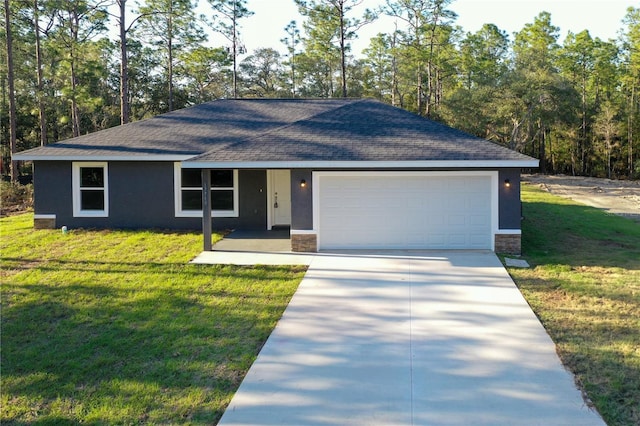 ranch-style home featuring a garage, a shingled roof, a front lawn, and stucco siding