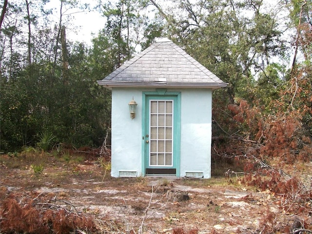 view of outdoor structure featuring an outdoor structure