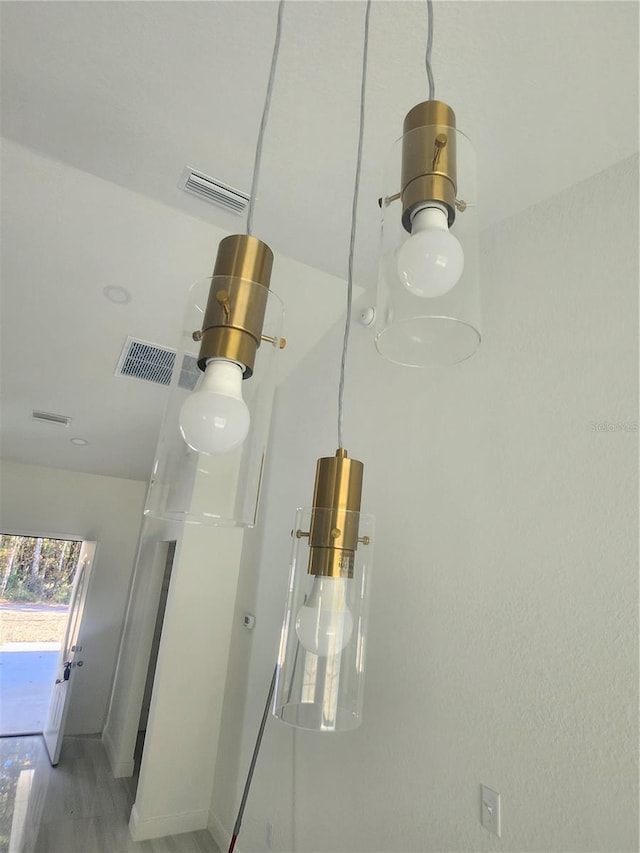 room details featuring visible vents