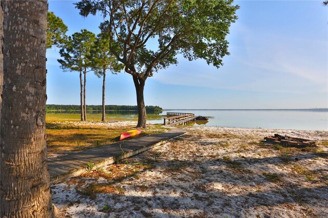 12115 SE Sunset Harbor Rd, Weirsdale, FL 32195