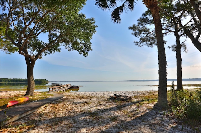 12115 SE Sunset Harbor Rd, Weirsdale, FL 32195