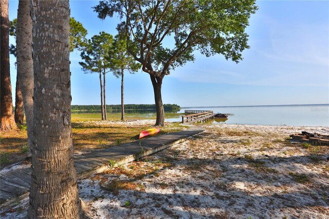 12115 SE Sunset Harbor Rd, Weirsdale, FL 32195