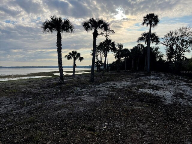 12115 SE Sunset Harbor Rd, Weirsdale, FL 32195