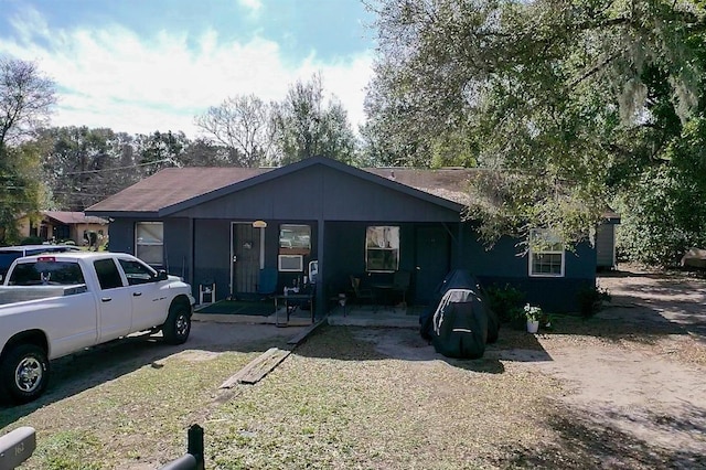 ranch-style house with a porch