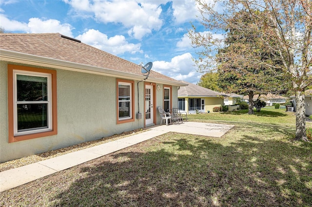 view of yard with a patio area