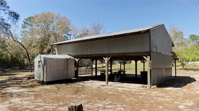 exterior space featuring an outbuilding