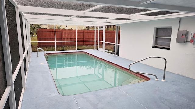 31 Roosevelt Blvd, Beverly Hills, FL 34465 - view of pool with a lanai, a fenced in pool, a patio, and fence