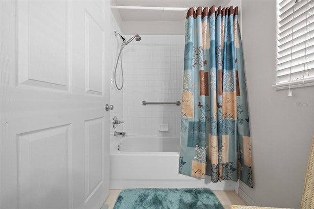 bathroom featuring shower / tub combo