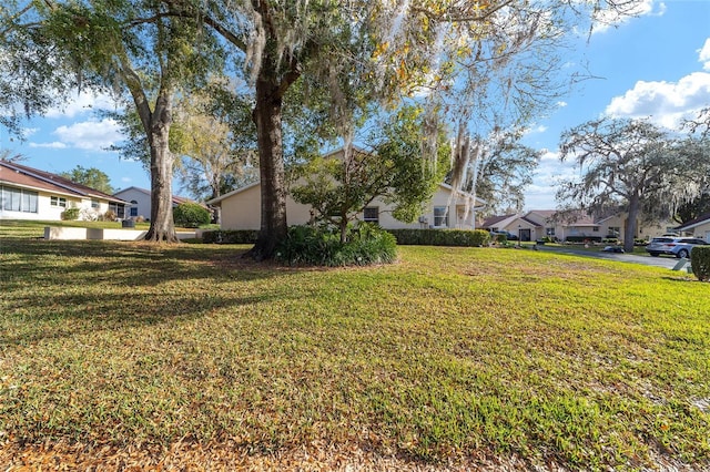 view of yard with a residential view