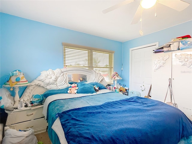 bedroom featuring a ceiling fan