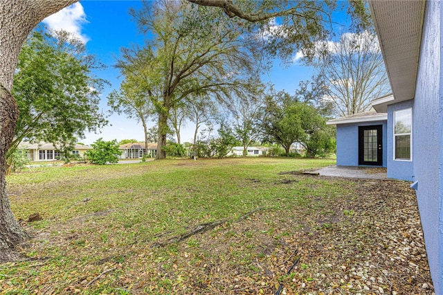 view of yard with a patio