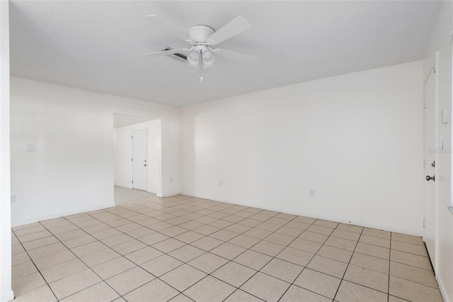 empty room with ceiling fan