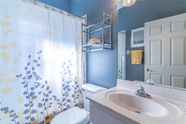 9458 SW 93rd Loop, Ocala, FL 34481 - full bathroom featuring vanity and curtained shower