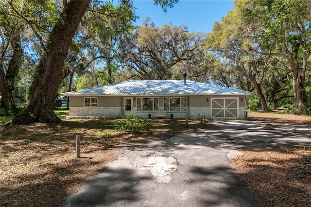 14100 NE 40th Ct, Anthony, FL 32617 - view of front of property with driveway