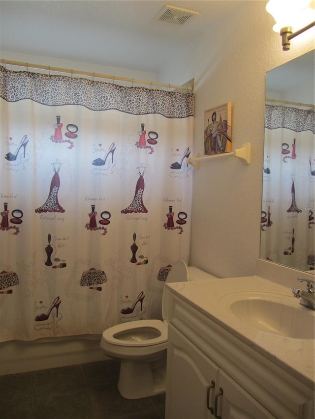 full bath featuring visible vents, toilet, a shower with shower curtain, tile patterned floors, and vanity