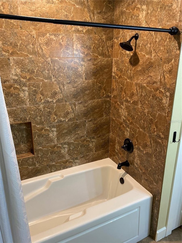 bathroom featuring shower / bath combo