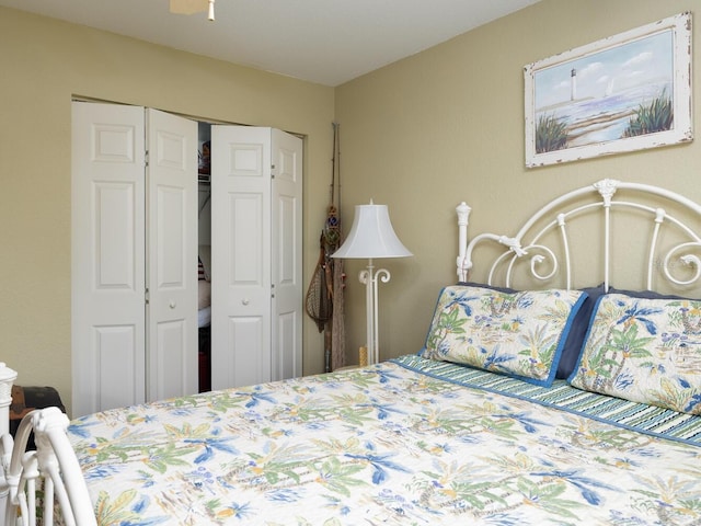 bedroom with a closet