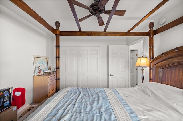 bedroom featuring a closet and ceiling fan