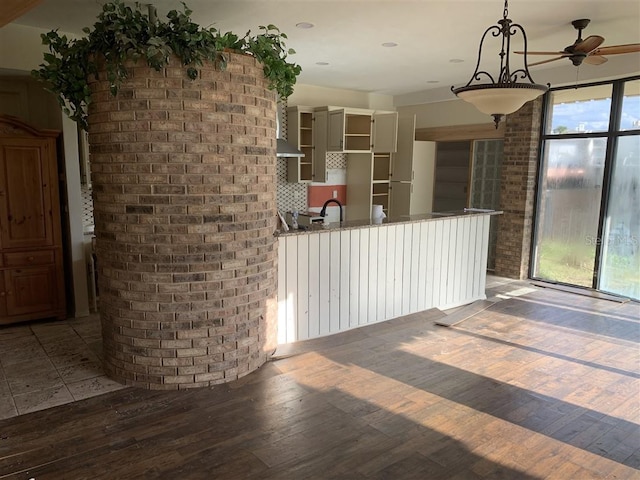 reception area featuring a sink and a ceiling fan