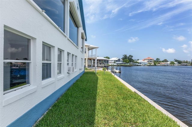 view of yard featuring a water view