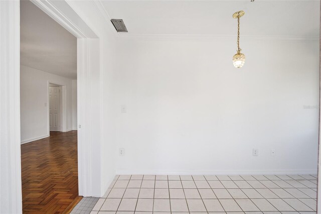 829 NE 15th Ave, Ocala, FL 34470 - unfurnished room with baseboards, visible vents, and ornamental molding