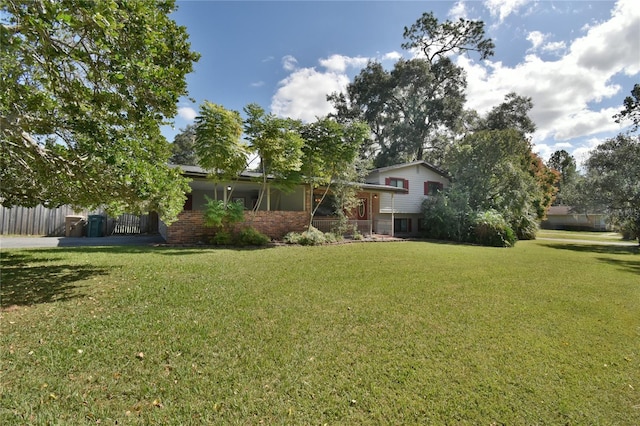 view of yard featuring fence