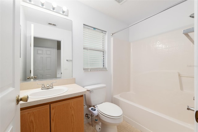 9 Hemlock Run, Ocala, FL 34472 - full bath with vanity and washtub / shower combination