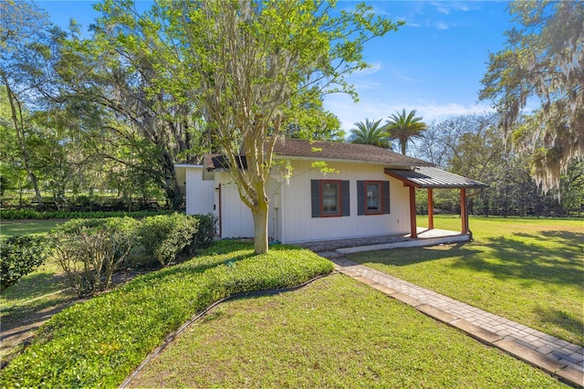 2130 SW 37th Street Rd, Ocala, FL 34471 - view of front of home with a front lawn