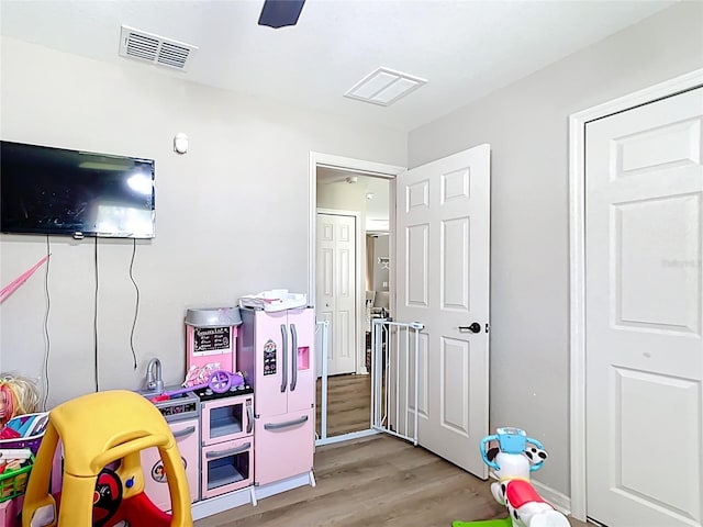4575 SE 137th Pl, Summerfield, FL 34491 - recreation room featuring visible vents and light wood-type flooring