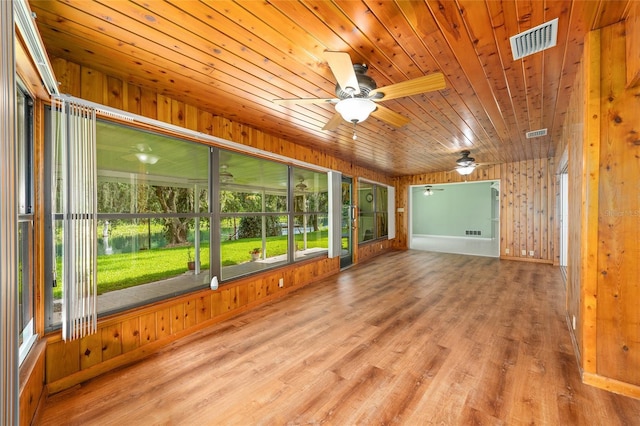 12180 Maple St, Dunnellon, FL 34432 - unfurnished sunroom with ceiling fan