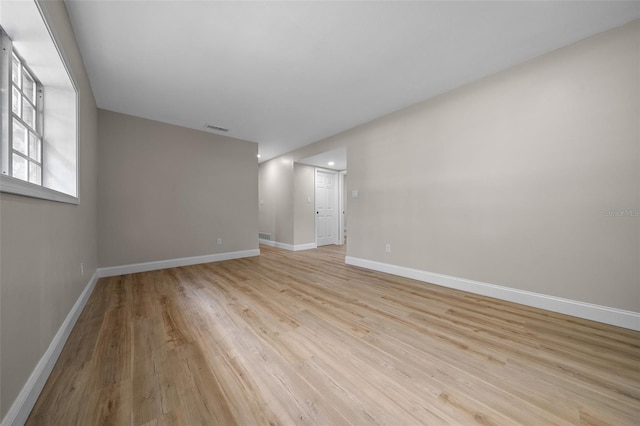 341 SE 53rd Ct, Ocala, FL 34480 - unfurnished room featuring baseboards, visible vents, and light wood-style floors