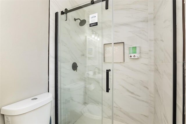 6830 NW 62nd Pl, Ocala, FL 34482 - bathroom featuring toilet and a marble finish shower