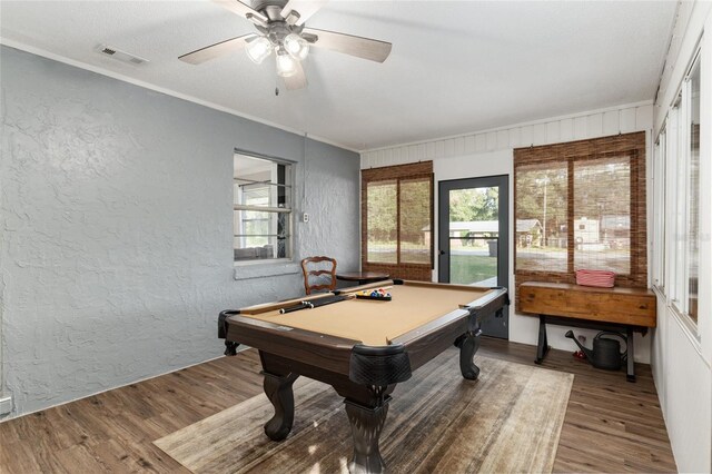 6830 NW 62nd Pl, Ocala, FL 34482 - game room with a textured wall, ceiling fan, visible vents, billiards, and wood finished floors