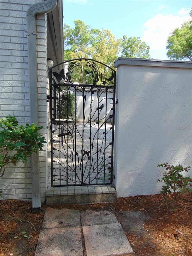 2046 SE 37th Court Cir, Ocala, FL 34471 - view of gate