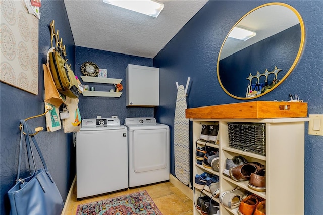 5770 SW 89th Pl, Ocala, FL 34476 - washroom featuring baseboards, a textured wall, a textured ceiling, and independent washer and dryer