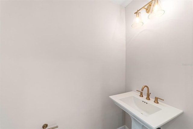 129 SE Watula Ave, Ocala, FL 34471 - bathroom featuring a sink