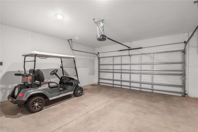8546 SW 79th Ave, Ocala, FL 34476 - garage featuring a garage door opener