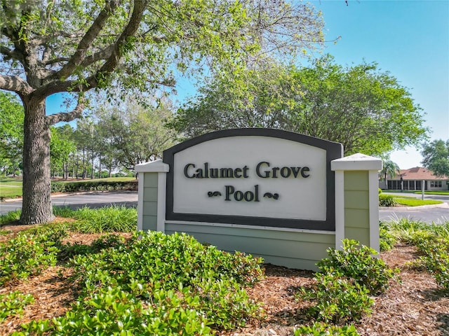 view of community / neighborhood sign
