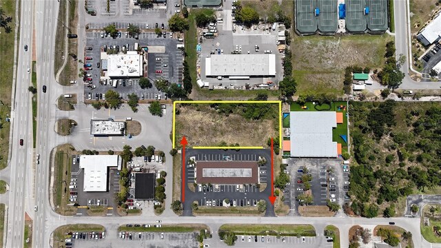 12830 Kenwood Ln, Fort Myers, FL 33907 - photo 2