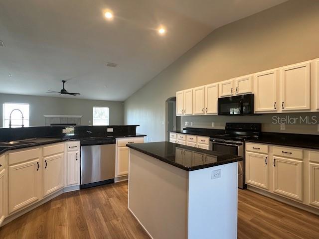 9934 SE 64th Ave, Belleview, FL 34420 - kitchen featuring a sink, ceiling fan, appliances with stainless steel finishes, and a wealth of natural light