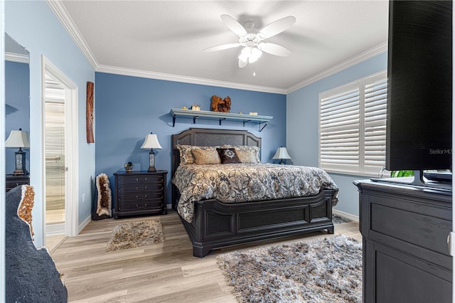 5220 Sunshine Dr, Wildwood, FL 34785 - bedroom featuring crown molding, baseboards, a ceiling fan, and wood finished floors