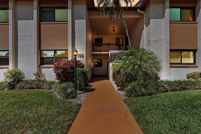 2756 Clubhouse Dr Unit 101, Sarasota, FL 34232 - entrance to property featuring stucco siding