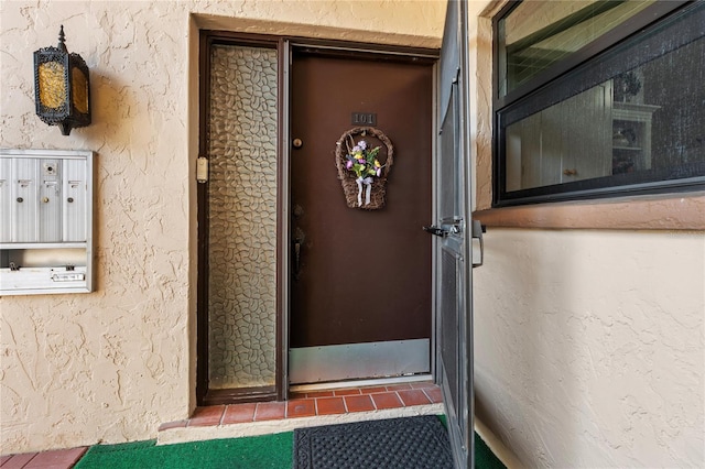 2756 Clubhouse Dr Unit 101, Sarasota, FL 34232 - entrance to property with stucco siding