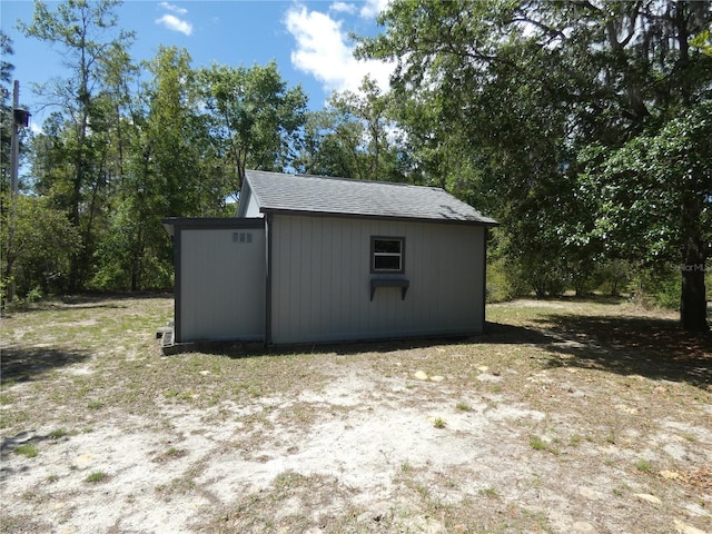 view of outdoor structure with an outdoor structure
