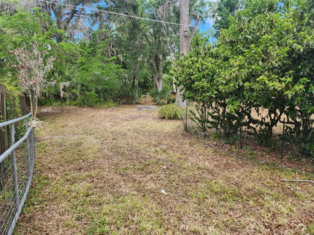 2630 Cr 426c, Lake Panasoffkee, FL 33538