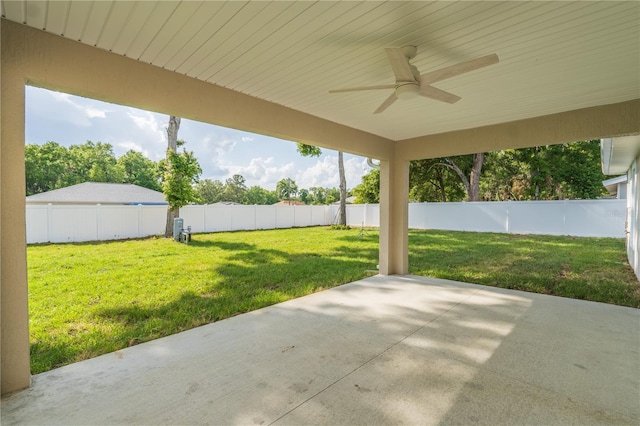 view of patio featuring a fenced backyard and ceiling fan