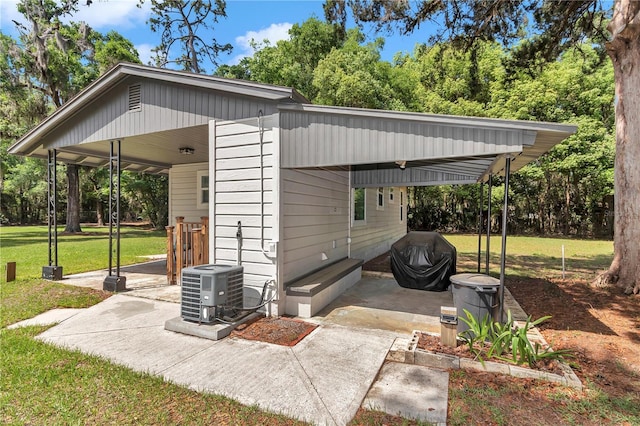 4180 W Anthony Rd, Ocala, FL 34475 - view of parking / parking lot with a carport