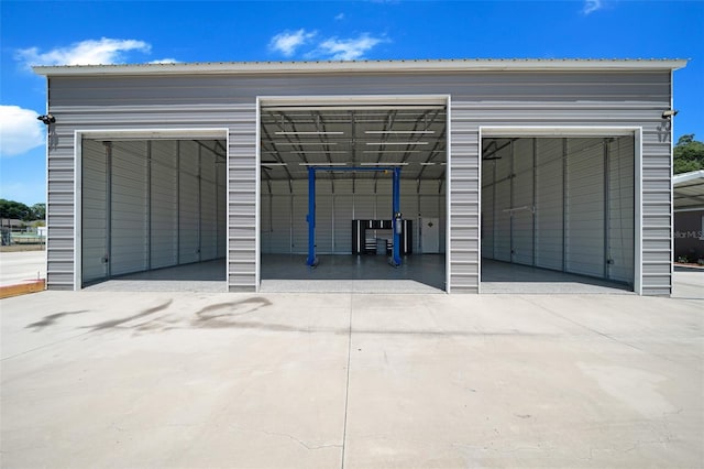 view of detached garage
