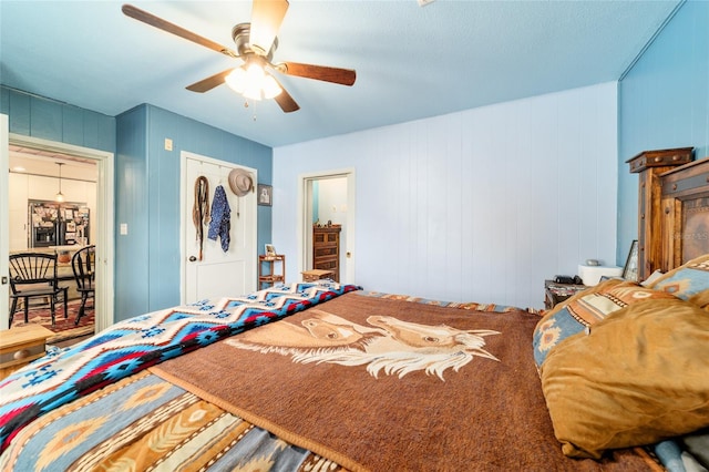 bedroom with a ceiling fan