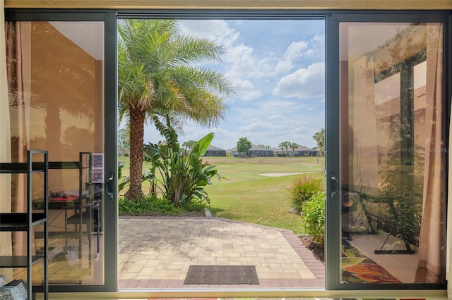 6816 SW 95th Cir, Ocala, FL 34481 - entryway with view of golf course
